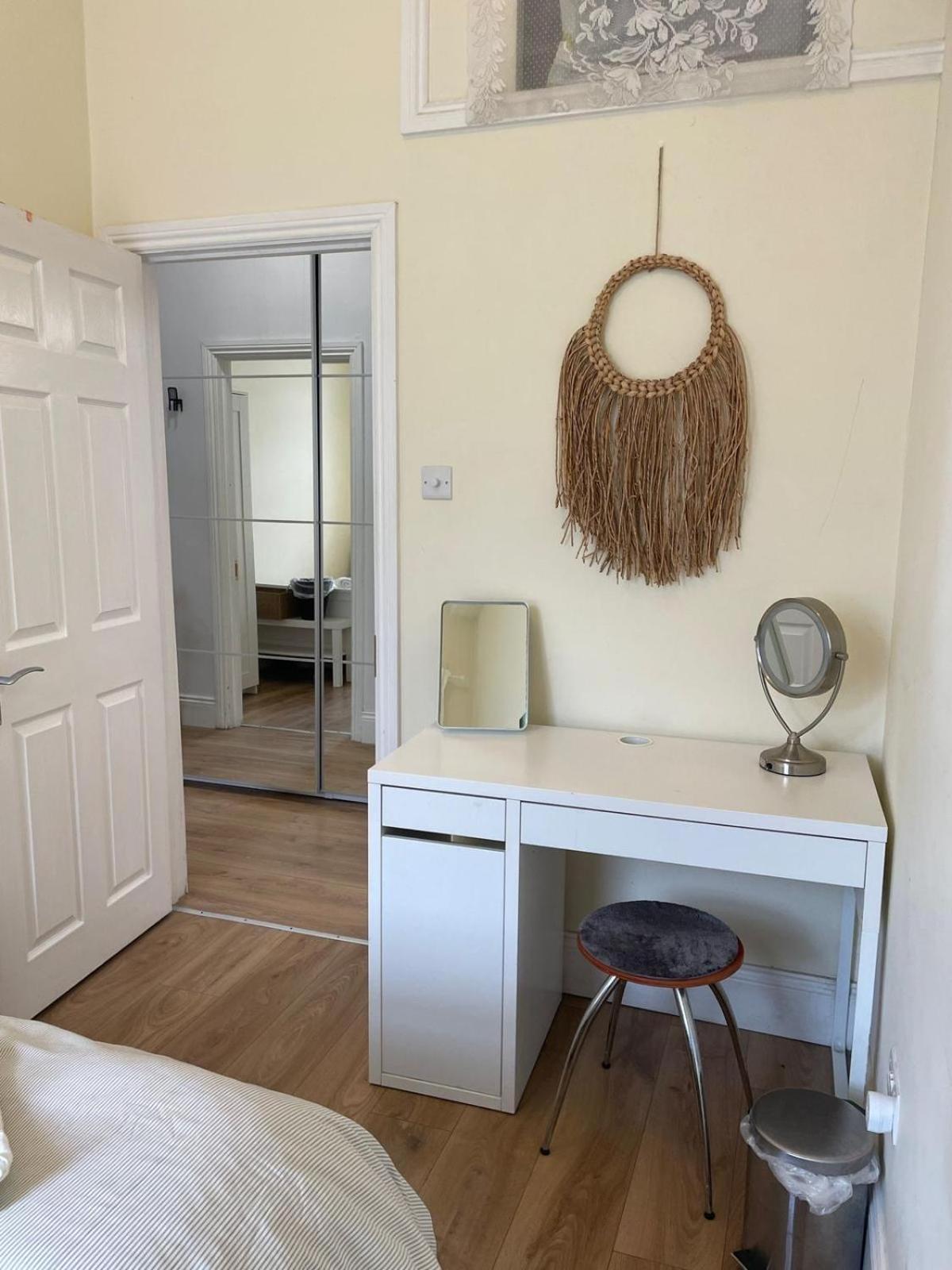 Superb Location 3 Min To Rds, Aviva, D4 2 Bed * Dublin