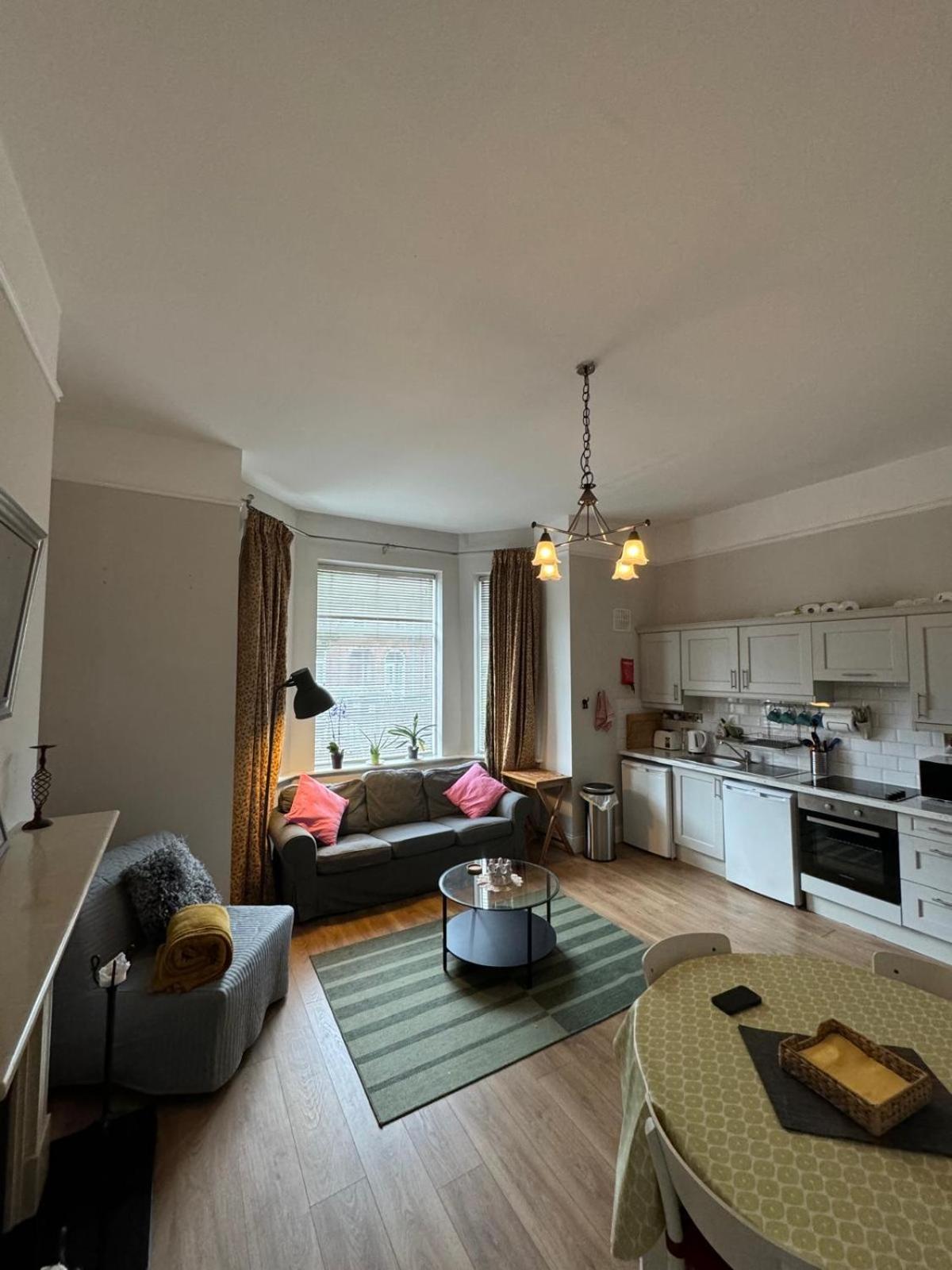 Superb Location 3 Min To Rds, Aviva, D4 2 Bed Apartment Dublin